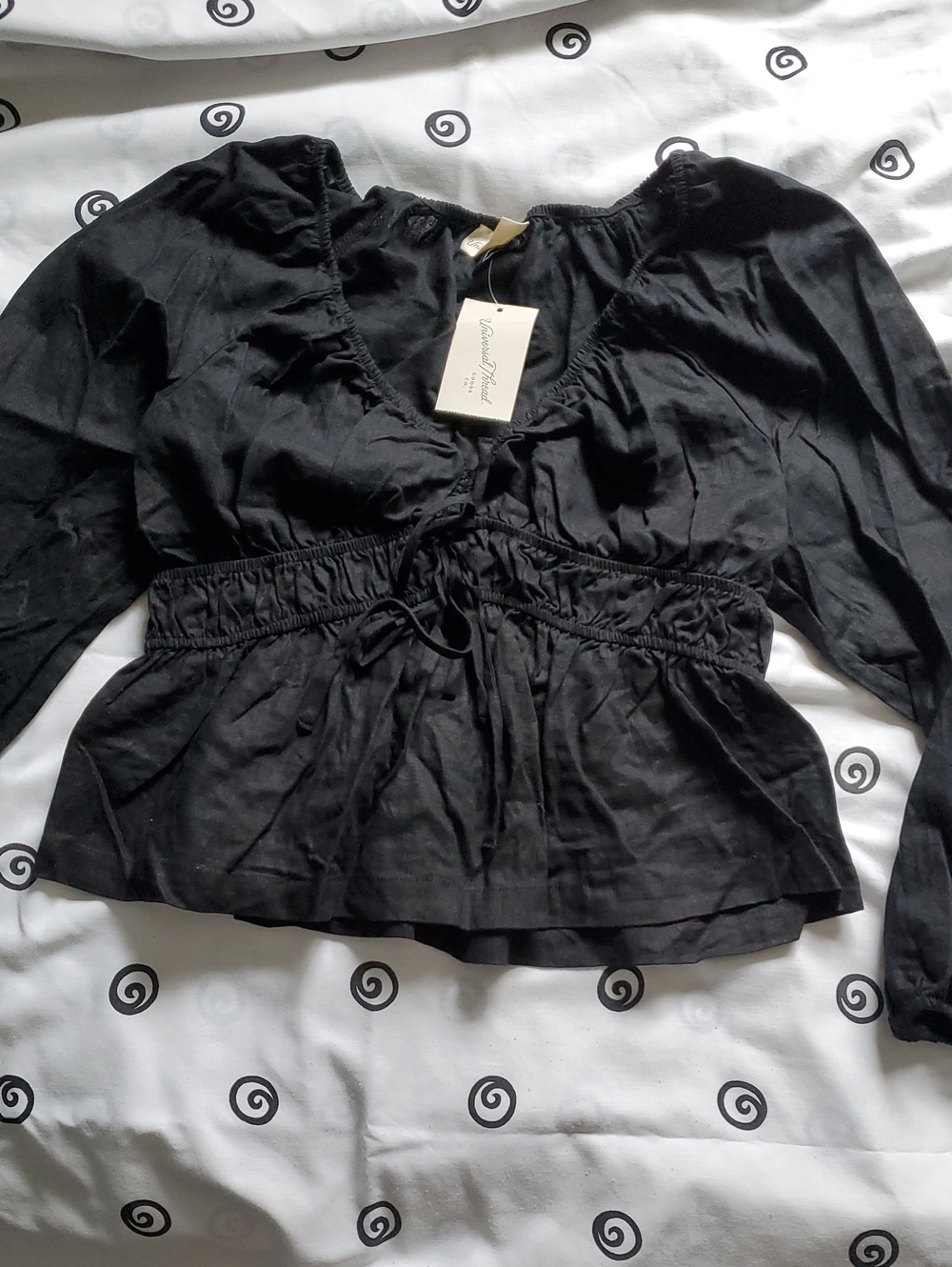 Universal Thread Peasant Top